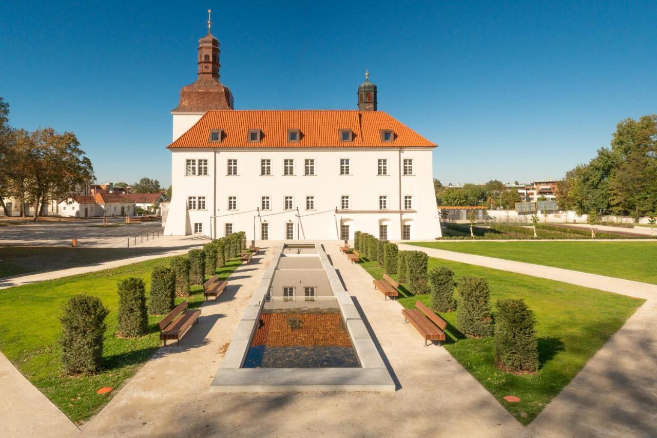 Chateau Clara Futura Dolni Brezany Экстерьер фото